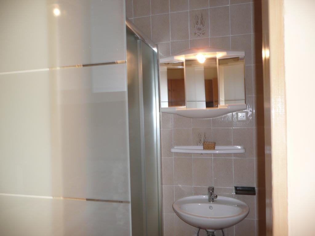 Guesthouse Mira 라브 객실 사진