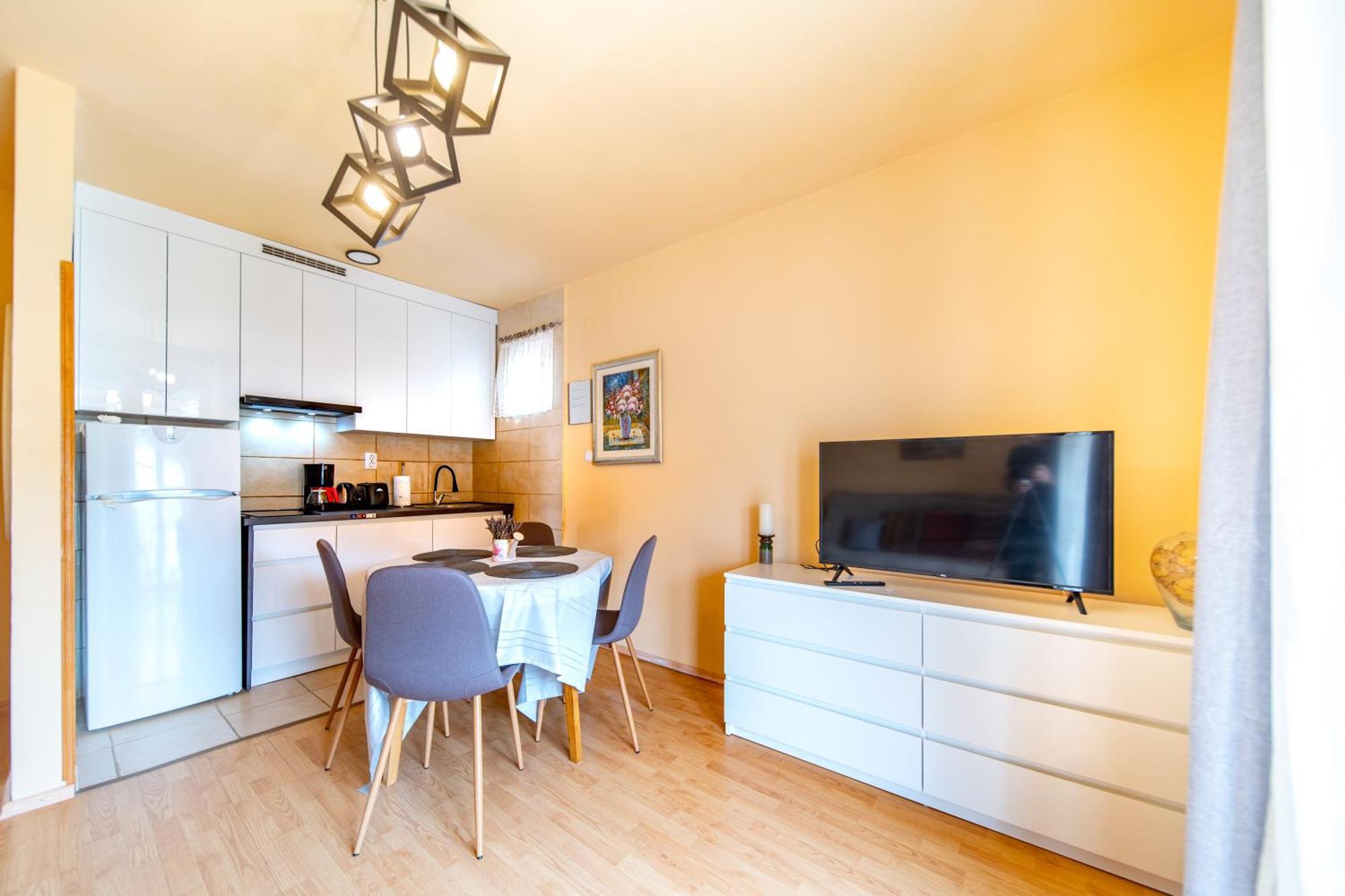 Guesthouse Mira 라브 외부 사진