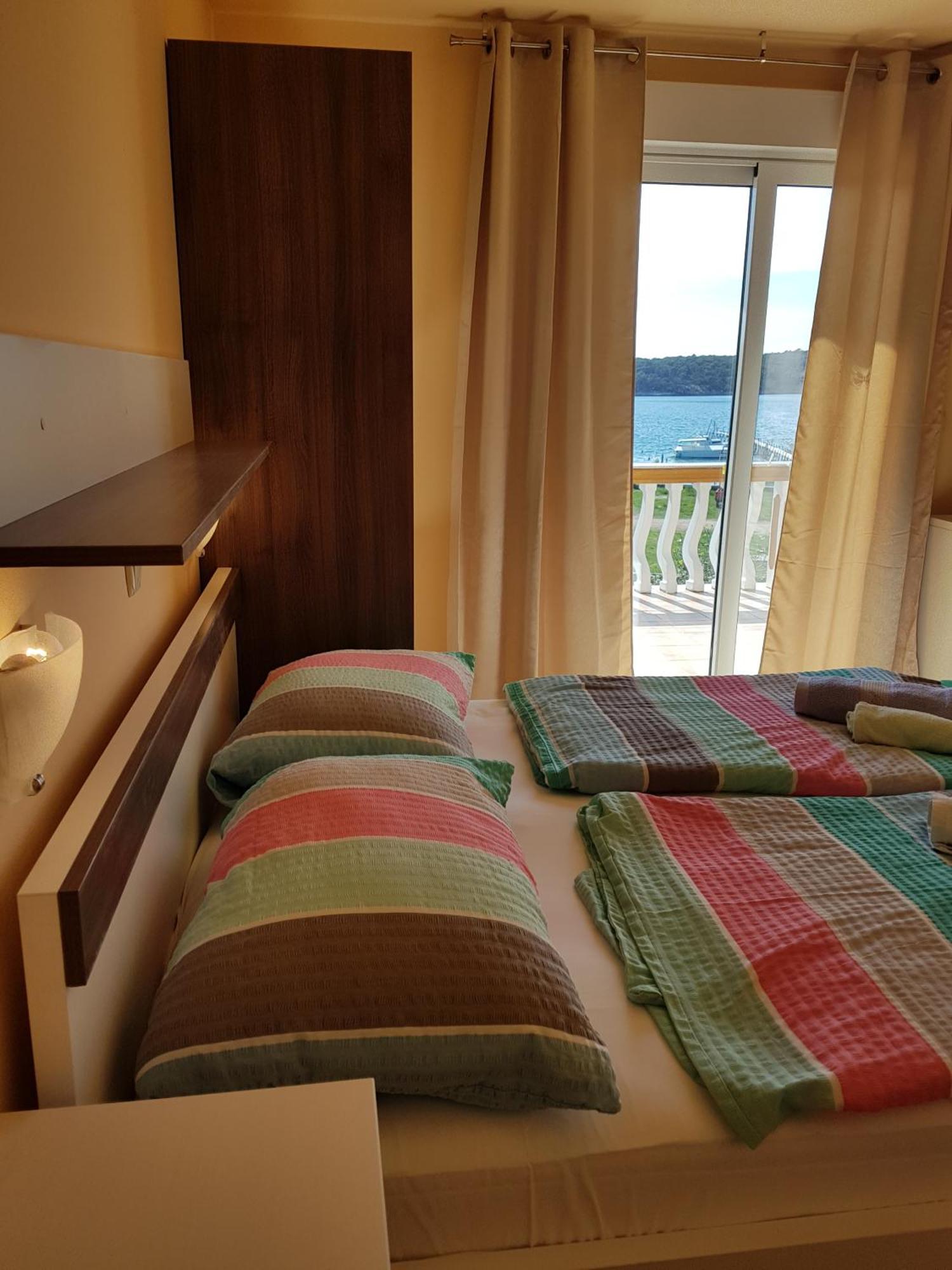 Guesthouse Mira 라브 외부 사진