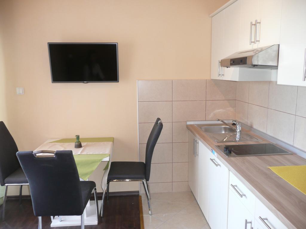 Guesthouse Mira 라브 외부 사진