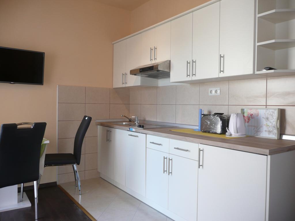 Guesthouse Mira 라브 외부 사진