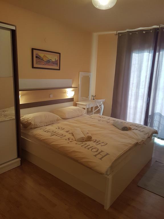 Guesthouse Mira 라브 외부 사진