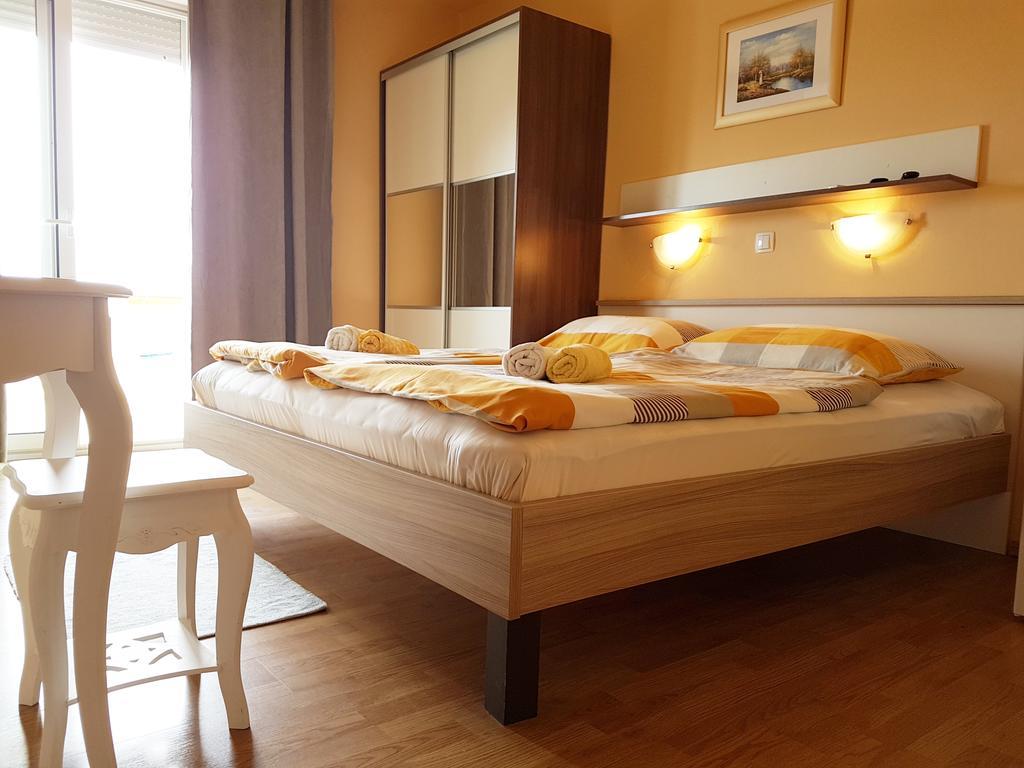 Guesthouse Mira 라브 외부 사진