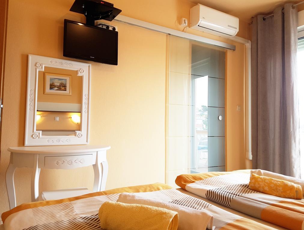 Guesthouse Mira 라브 외부 사진