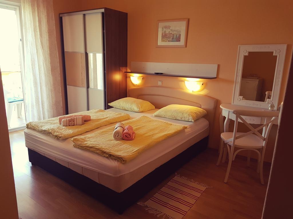 Guesthouse Mira 라브 외부 사진