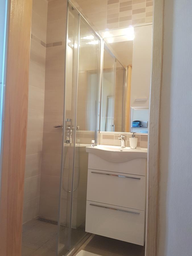 Guesthouse Mira 라브 외부 사진